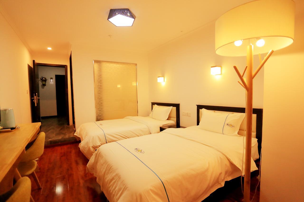 Infinite Stars Us Youth Hostel تشنجدو الغرفة الصورة